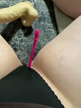 Snapshot of katcclovea chatting on November 9, 2025, 4:55 pm katcclovea online show from November 9, 2025, 4:55 pm