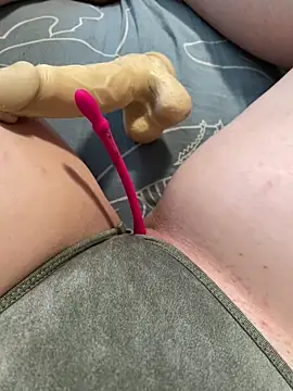 Snapshot of katcclovea chatting on December 1, 2025, 4:35 am katcclovea online show from December 1, 2025, 4:35 am