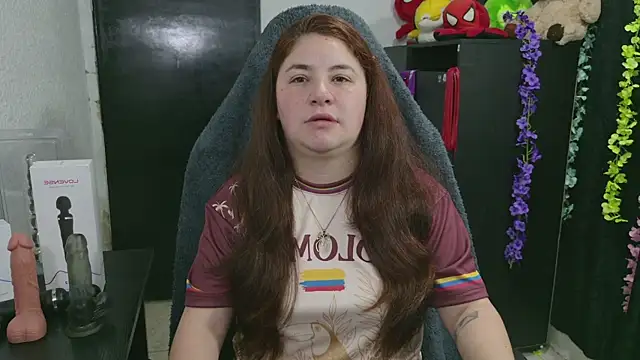 Snapshot of ann_bronw chatting on July 7, 2026, 11:14 am ann bronw online show from July 7, 2026, 11:14 am