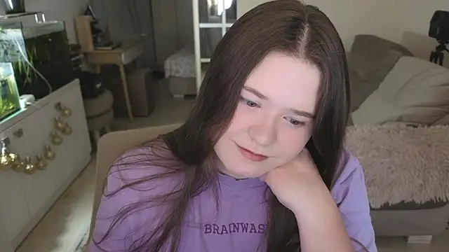 remirann  online show from March 3, 2026, 1:07 pm