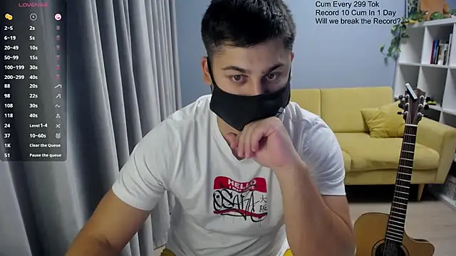 Snapshot of Tomguys chatting on November 21, 2025, 7:24 pm Tomguys online show from November 21, 2025, 7:24 pm