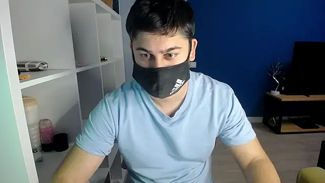 Snapshot of Tomguys chatting on March 20, 2025, 6:09 pm Tomguys online show from March 20, 2025, 6:09 pm