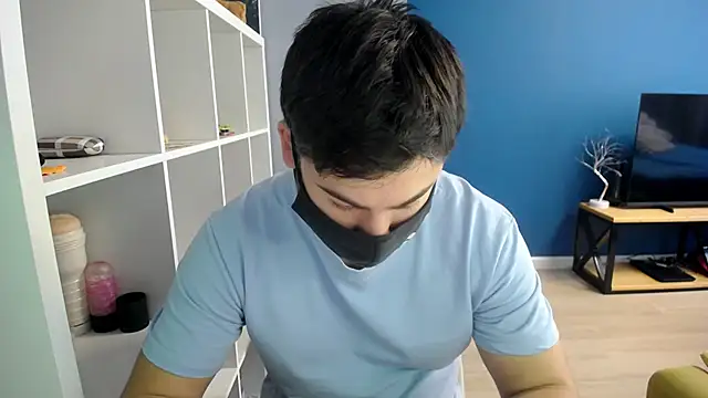 Snapshot of Tomguys chatting on March 21, 2025, 8:17 am Tomguys online show from March 21, 2025, 8:17 am