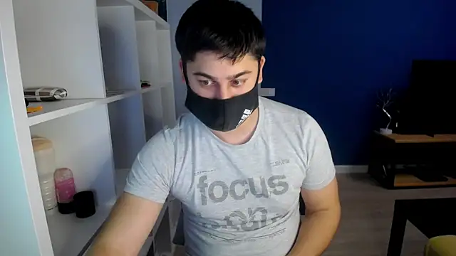 Snapshot of Tomguys chatting on March 21, 2025, 8:08 pm Tomguys online show from March 21, 2025, 8:08 pm