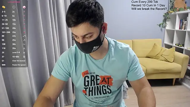 Snapshot of Tomguys chatting on December 3, 2025, 7:08 am Tomguys online show from December 3, 2025, 7:08 am