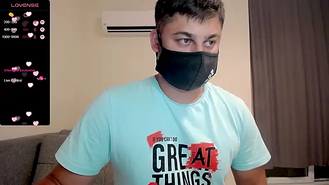 Snapshot of Tomguys chatting on September 27, 2025, 5:52 pm Tomguys online show from September 27, 2025, 5:52 pm