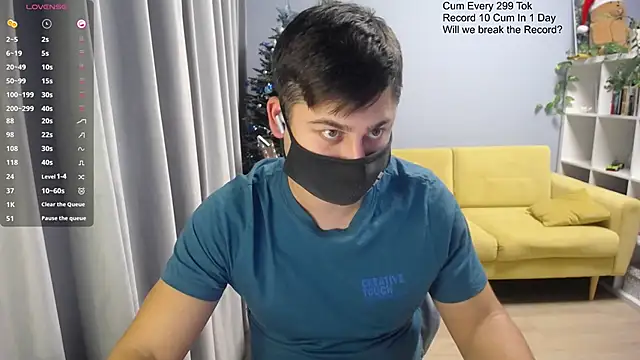 Snapshot of Tomguys chatting on December 15, 2025, 12:44 pm Tomguys online show from December 15, 2025, 12:44 pm