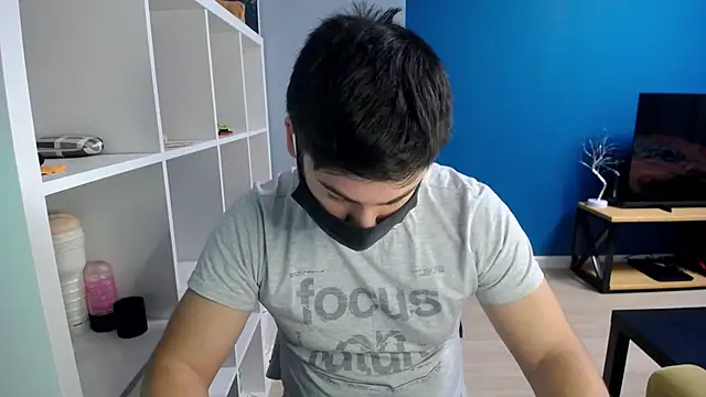 Snapshot of Tomguys chatting on March 21, 2025, 3:46 pm Tomguys online show from March 21, 2025, 3:46 pm