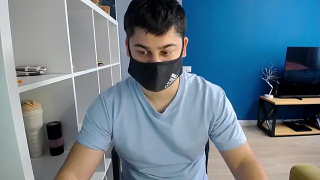 Snapshot of Tomguys chatting on March 19, 2025, 8:23 am Tomguys online show from March 19, 2025, 8:23 am