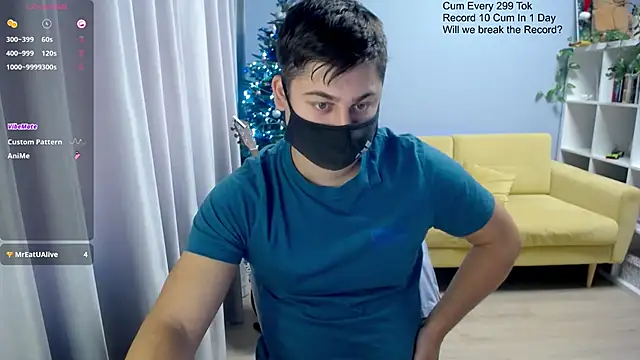 Snapshot of Tomguys chatting on December 16, 2025, 10:19 am Tomguys online show from December 16, 2025, 10:19 am