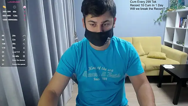 Snapshot of Tomguys chatting on November 12, 2025, 7:23 am Tomguys online show from November 12, 2025, 7:23 am