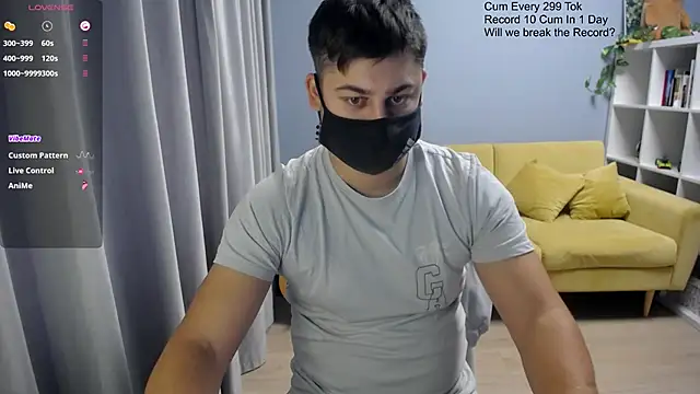 Snapshot of Tomguys chatting on November 20, 2025, 8:48 am Tomguys online show from November 20, 2025, 8:48 am