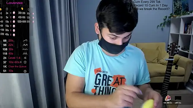 Snapshot of Tomguys chatting on November 5, 2025, 7:50 pm Tomguys online show from November 5, 2025, 7:50 pm