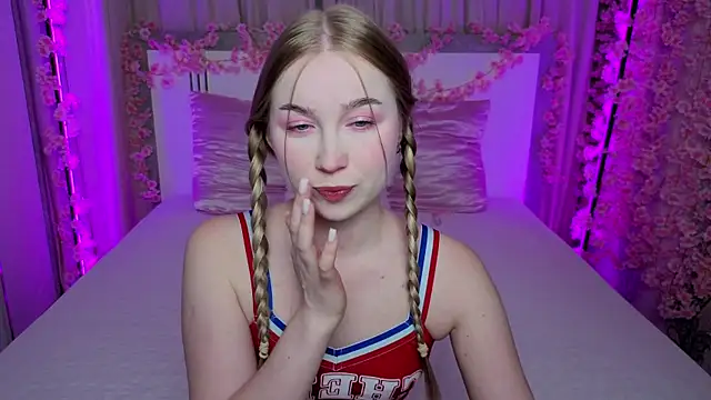 Snapshot of LilyStarlight chatting on July 16, 2026, 3:36 am LilyStarlight online show from July 16, 2026, 3:36 am