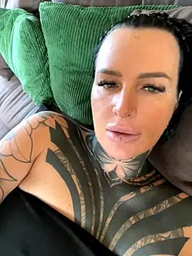 InkedBiitch online show from October 1, 2025, 8:52 am