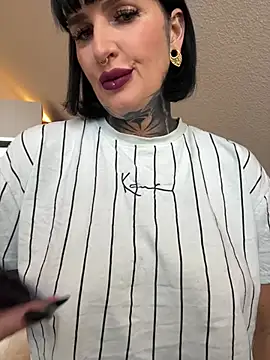 InkedBiitch online show from January 10, 2026, 9:04 am