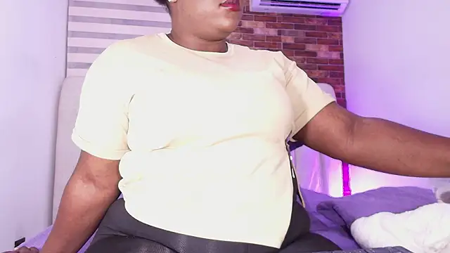  ebony-queen  online show from March 25, 2026, 3:06 am