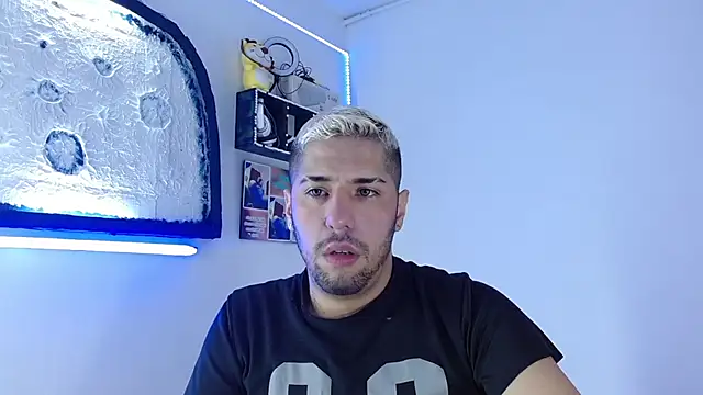 oscar22 cm online show from December 27, 2024, 2:43 pm