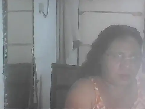 Snapshot of hotwet_mama4uxx chatting on November 11, 2025, 2:34 pm hotwet mama4uxx online show from November 11, 2025, 2:34 pm