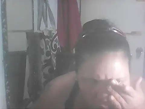 Snapshot of hotwet_mama4uxx chatting on November 4, 2025, 4:49 am hotwet mama4uxx online show from November 4, 2025, 4:49 am