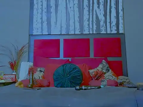 Snapshot of MissParis26 chatting on October 21, 2025, 9:25 pm MissParis26 online show from October 21, 2025, 9:25 pm