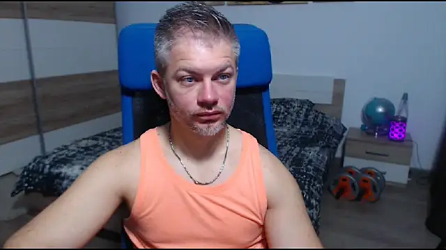 Snapshot of RobbyShawz chatting on November 5, 2025, 5:10 am RobbyShawz online show from November 5, 2025, 5:10 am