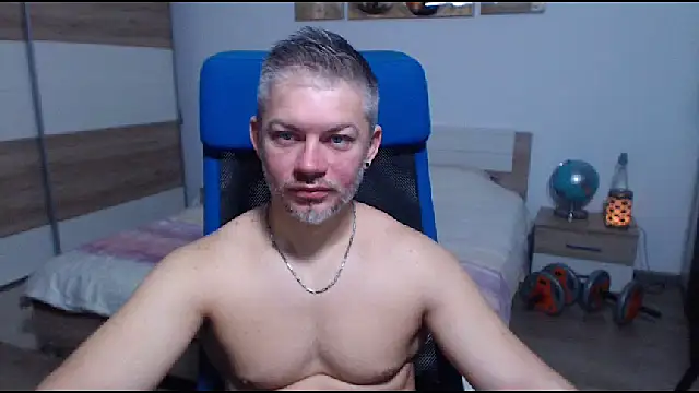 Snapshot of RobbyShawz chatting on December 15, 2025, 5:35 am RobbyShawz online show from December 15, 2025, 5:35 am