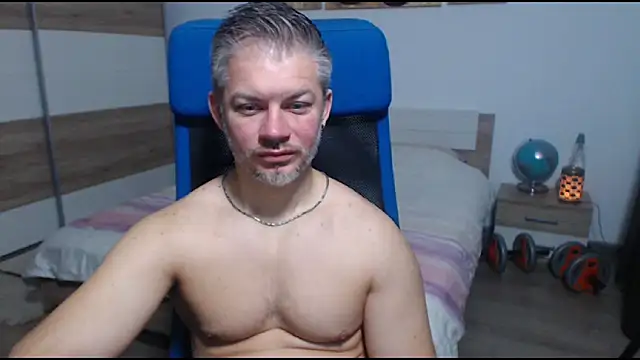 Snapshot of RobbyShawz chatting on November 17, 2025, 5:11 am RobbyShawz online show from November 17, 2025, 5:11 am