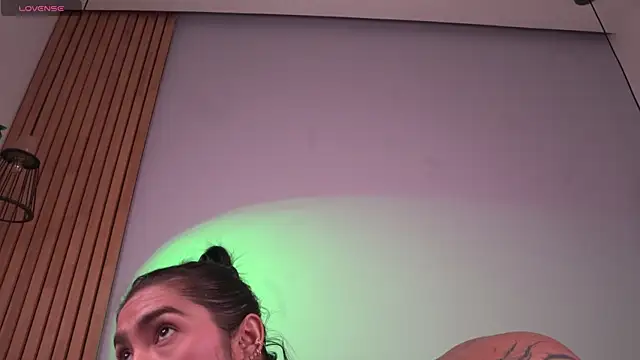 Snapshot of mia-reeves chatting on May 18, 2026, 6:34 pm mia-reeves online show from May 18, 2026, 6:34 pm