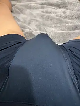 Snapshot of hanne71 chatting on December 23, 2024, 12:19 pm hanne71 online show from December 23, 2024, 12:19 pm