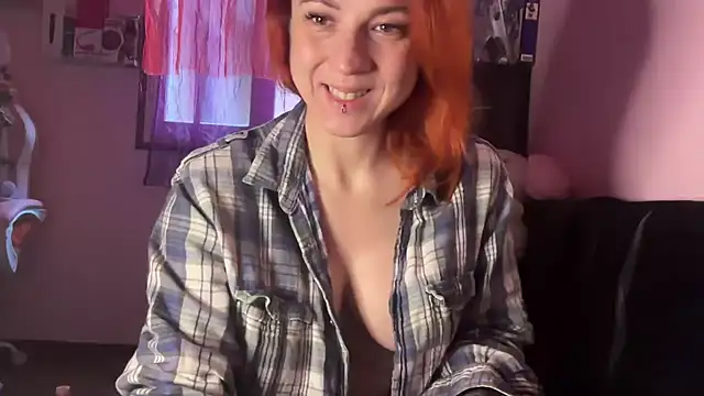 Snapshot of Nikky_Divine chatting on February 6, 2026, 7:37 am Nikky Divine online show from February 6, 2026, 7:37 am