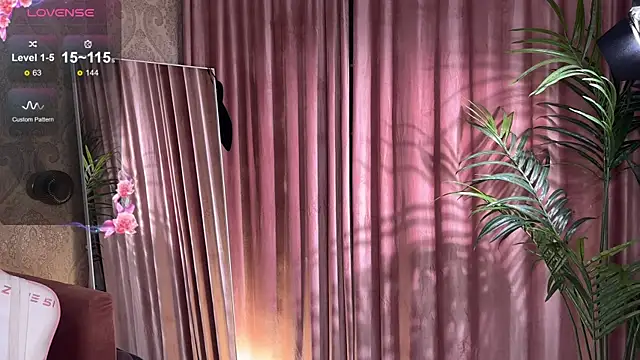 Snapshot of 01_lili_01 chatting on September 21, 2025, 10:53 am 01 lili 01 online show from September 21, 2025, 10:53 am