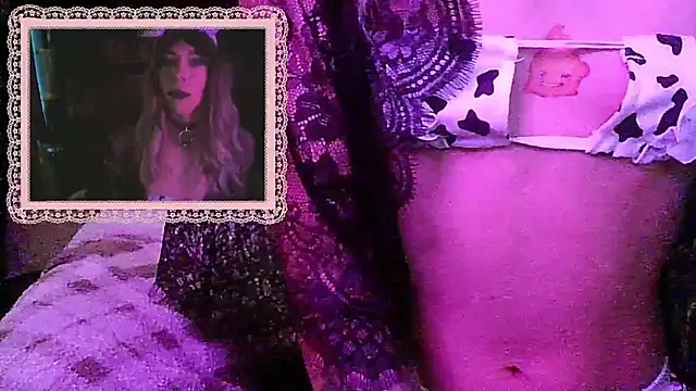 Snapshot of crystalxh chatting on October 22, 2025, 5:23 pm crystalxh online show from October 22, 2025, 5:23 pm