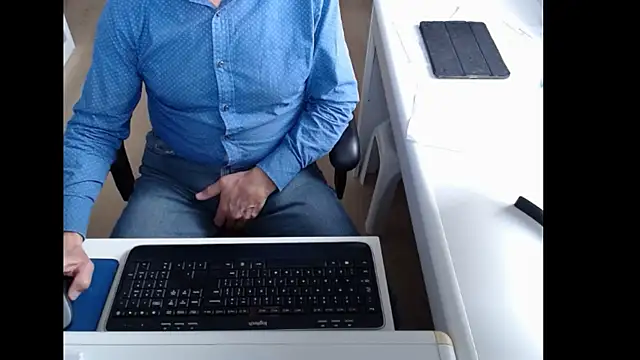 Snapshot of dutchpornking chatting on October 31, 2025, 9:06 am dutchpornking online show from October 31, 2025, 9:06 am