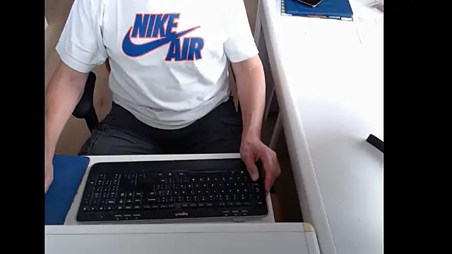 dutchpornking online show from July 7, 2026, 6:05 am