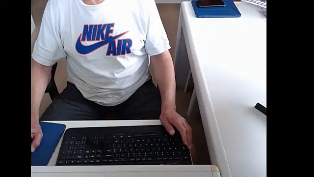 dutchpornking online show from July 5, 2026, 6:20 am