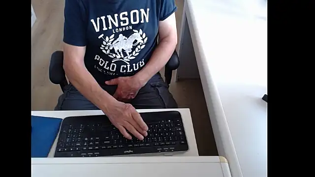 dutchpornking online show from July 15, 2026, 7:04 am