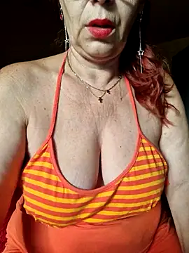 Snapshot of Chriss_Tinaa chatting on July 1, 2026, 4:35 am Chriss Tinaa online show from July 1, 2026, 4:35 am