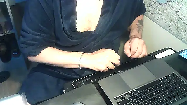 Snapshot of DUDURA@xh chatting on December 5, 2025, 7:29 am DUDURAxh online show from December 5, 2025, 7:29 am