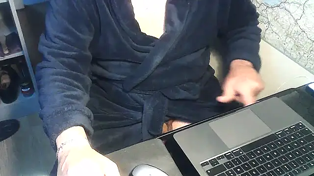 Snapshot of DUDURA@xh chatting on November 28, 2025, 7:19 am DUDURAxh online show from November 28, 2025, 7:19 am