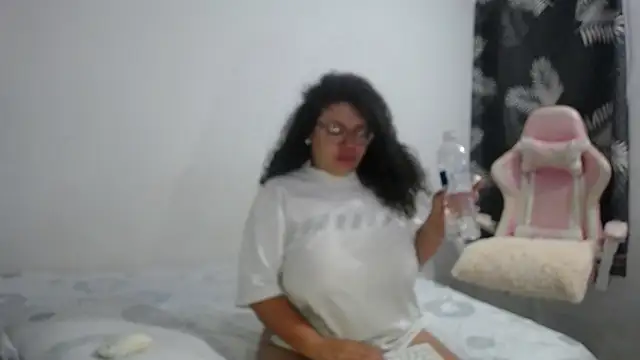 Snapshot of mabigomez00 chatting on February 21, 2026, 9:33 am mabigomez00 online show from February 21, 2026, 9:33 am