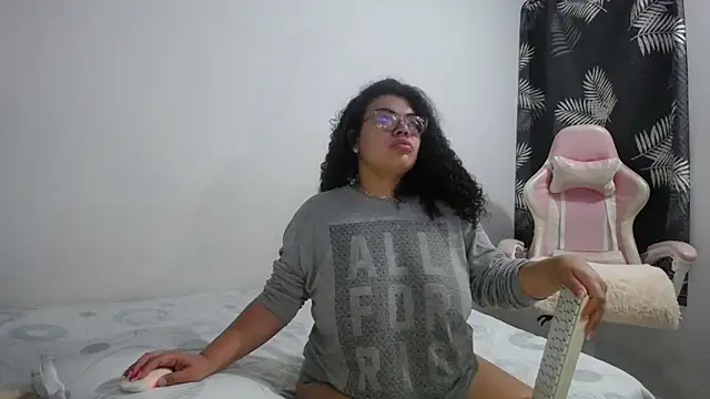 Snapshot of mabigomez00 chatting on February 6, 2026, 9:27 am mabigomez00 online show from February 6, 2026, 9:27 am