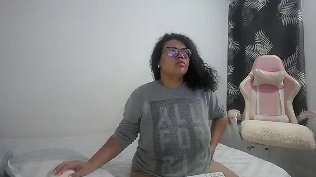 Snapshot of mabigomez00 chatting on December 18, 2025, 9:36 am mabigomez00 online show from December 18, 2025, 9:36 am