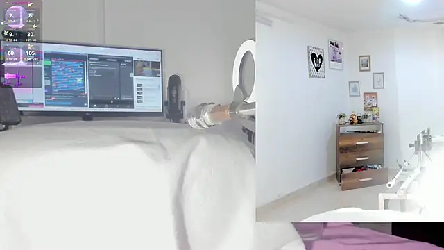 Snapshot of sofi_velez chatting on November 18, 2025, 5:05 pm sofi velez online show from November 18, 2025, 5:05 pm