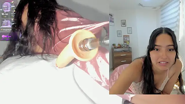 Snapshot of sofi_velez chatting on November 10, 2025, 5:07 pm sofi velez online show from November 10, 2025, 5:07 pm