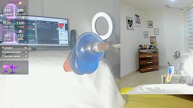 Snapshot of sofi_velez chatting on November 4, 2025, 5:39 pm sofi velez online show from November 4, 2025, 5:39 pm