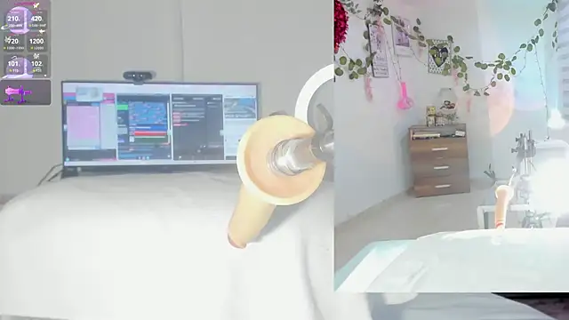 Snapshot of sofi_velez chatting on December 16, 2025, 5:06 pm sofi velez online show from December 16, 2025, 5:06 pm