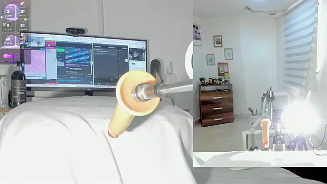 Snapshot of sofi_velez chatting on November 8, 2025, 5:05 pm sofi velez online show from November 8, 2025, 5:05 pm