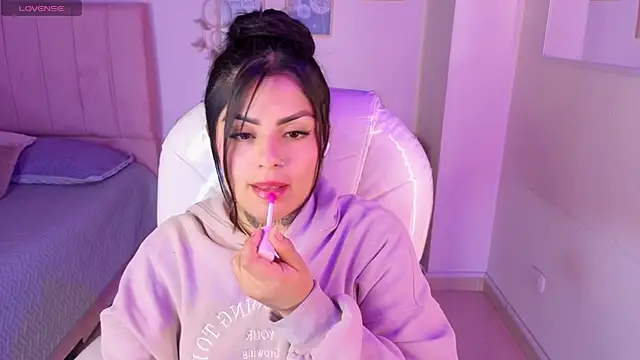 Snapshot of Catalinaa_martinez chatting on November 23, 2025, 10:09 pm Catalinaa martinez online show from November 23, 2025, 10:09 pm