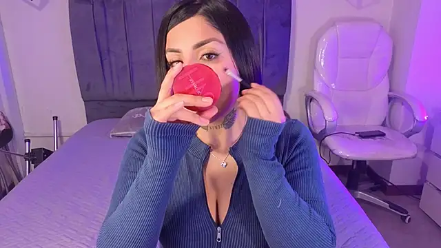 Snapshot of Catalinaa_martinez chatting on November 28, 2025, 3:17 am Catalinaa martinez online show from November 28, 2025, 3:17 am